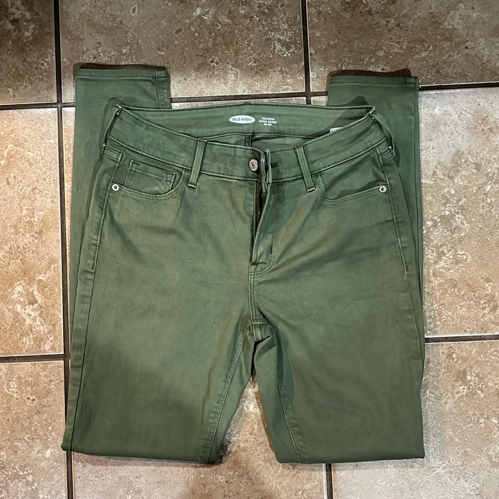 Old navy rockstar super skinny mid-rise olive pants size 6